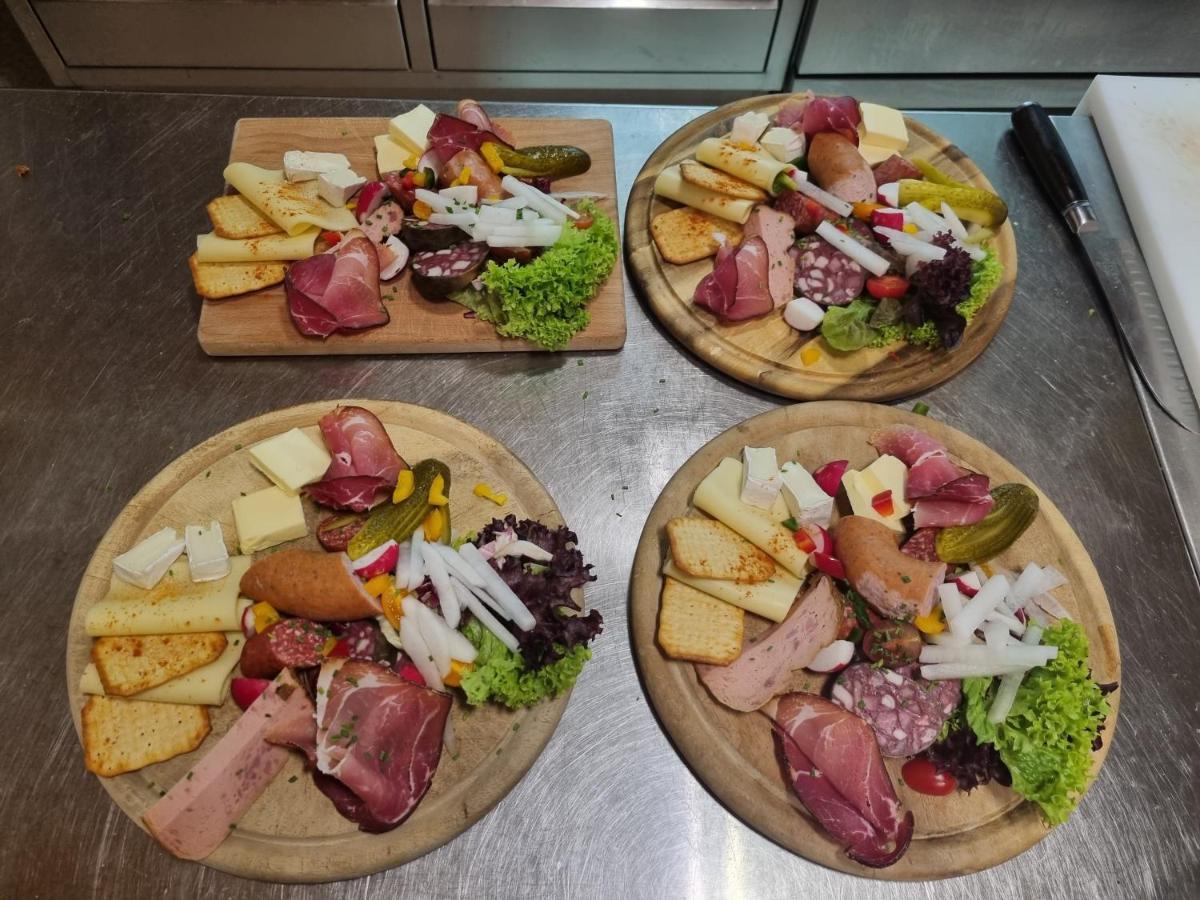 Bauer'S Pension-Restaurant-Catering Grosshabersdorf Kültér fotó
